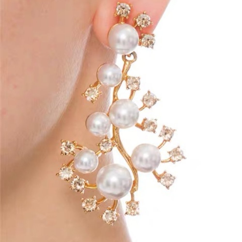 Oscar De la Renta crystal statement earrings - Picture 2 of 5